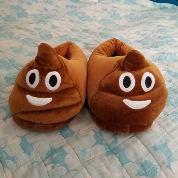 poo house slippers - Picture 1 of 5